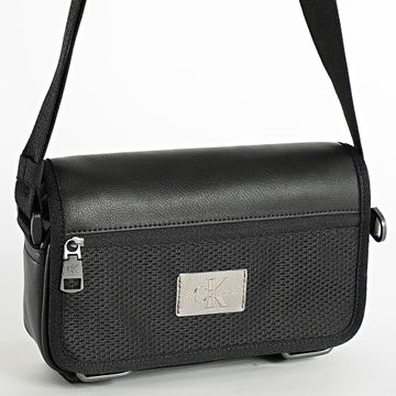 Calvin Klein - Tagged Bolsa con solapa para cámara 1386 Negra
