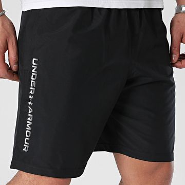 Under Armour - Pantalón Corto 1383356 Negro Blanco