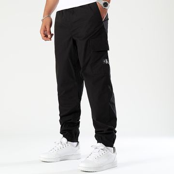 Calvin Klein - 5616 Pantalón Cargo Negro
