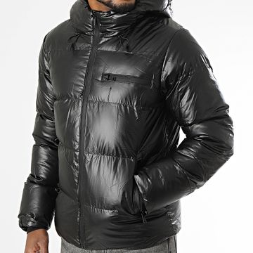 KZR - Chaqueta negra con capucha