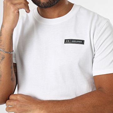 Under Armour - Loose Fit Tee Armour Label 1382831 Blanco