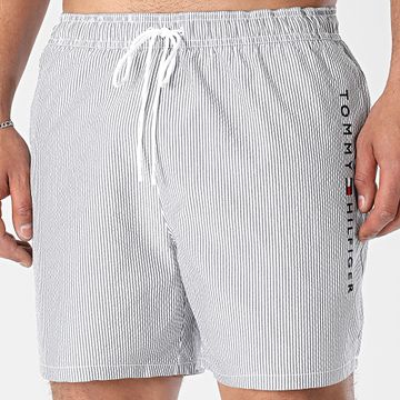 Tommy Hilfiger - Bañador Short Rayas Mediano Cordón 3265 Negro Blanco