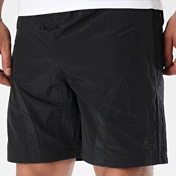 Adidas Originals - 2000 JC6222 Pantalones cortos de jogging con banda negra