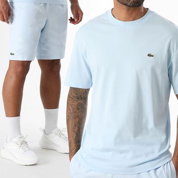 Lacoste - Conjunto de camiseta y pantalón corto azul claro con logotipo de cocodrilo bordado