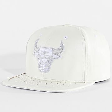 Mitchell and Ness - Chicago Bulls Day One Snapback Cap 6HSSMM19224 Blanco