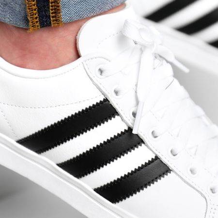 Adidas Originals - Baskets Coast Star EE8900 Footwear White Core Black
