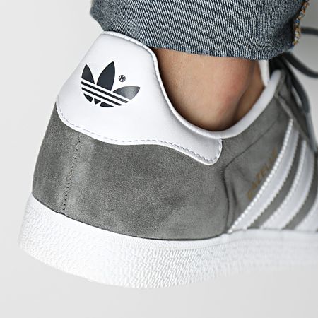 Adidas Originals - Gazelle BB5480 Gris Oscuro Blanco Oro Metálico Zapatillas de deporte