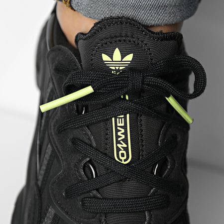 Adidas Originals - Ozweego Real Madrid HP7802 Core Negro Carbono Pulso Cal Zapatillas de deporte