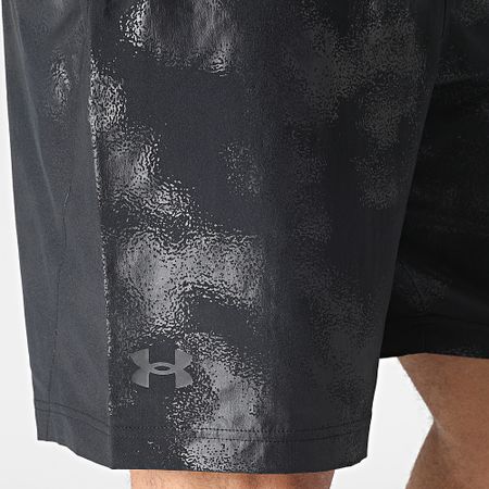 Under Armour - Pantalones cortos 1377137 Negro
