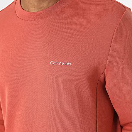 Calvin Klein - Sudadera Repreve Micro Logo Cuello Redondo 9926 Rojo Ladrillo