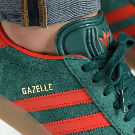 Adidas Originals - Gazelle Zapatillas IG6200 Core Verde Preloved Rojo Goma3