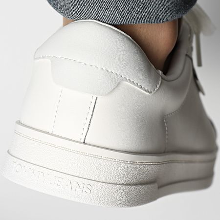 Tommy Jeans - Zapatillas de cuero con suela baja 1374 Crudo