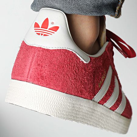 Adidas Originals - Gazelle Zapatillas IF9652 Team Victory Rojo Off White Crema Blanco