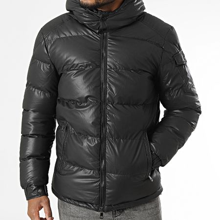 KZR - Chaqueta negra con capucha