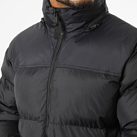 KZR - Chaqueta negra con capucha