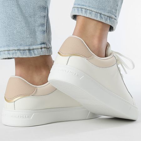 Tommy Hilfiger - Zapatillas Essential Court 8320 Sugarcane para mujer