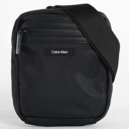 Calvin Klein - Bolsa Essential Reporter 2772 Negro