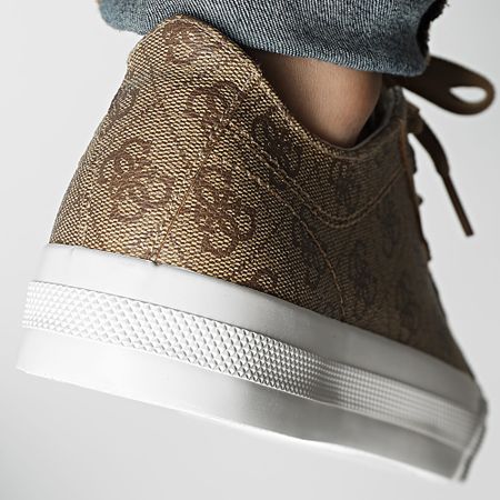 Guess - Zapatillas FMPISLPAC12 Beige