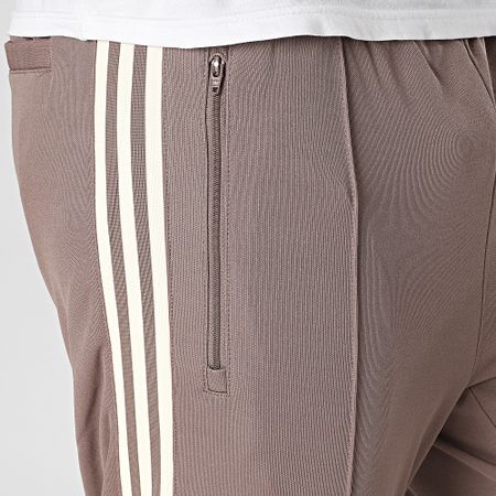 Adidas Originals - JP2525 Pantalón de chándal clásico con banda marrón