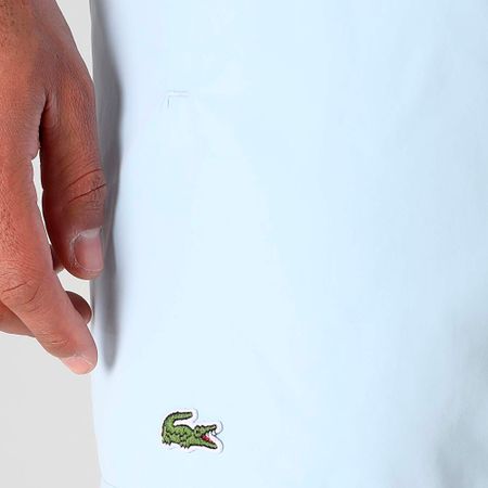 Lacoste - Shorts de baño con logo bordado de cocodrilo azul claro