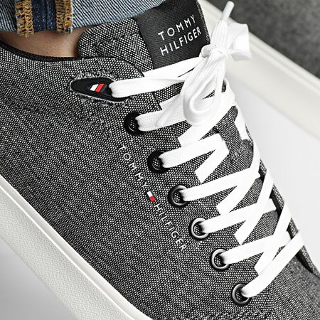 Tommy Hilfiger - Baskets Hi Vulc Low Core Chambray 5389 Negro