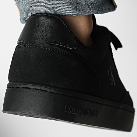 Calvin Klein - Baskets Classic Cupsole MG Canvas 1218 Triple Negro