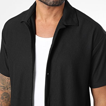 Classic Series - 472 Camisa negra de manga corta