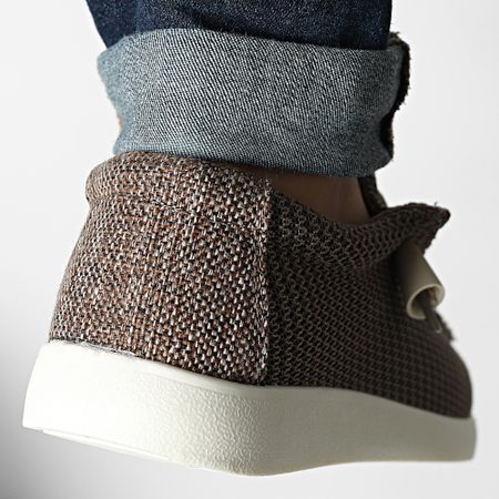 Classic Series - Mocasines 709 Caqui