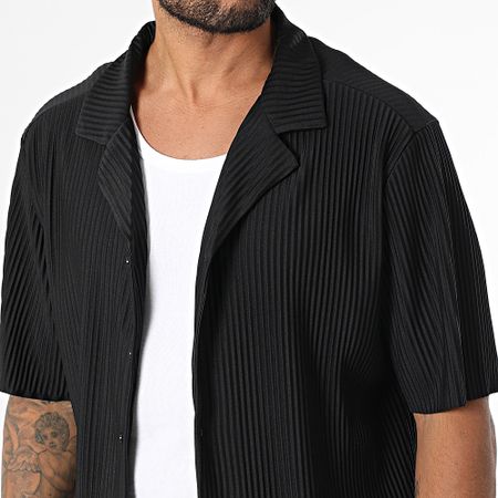 Uniplay - 158 Conjunto de camisa negra de manga corta y pantalón texturizado