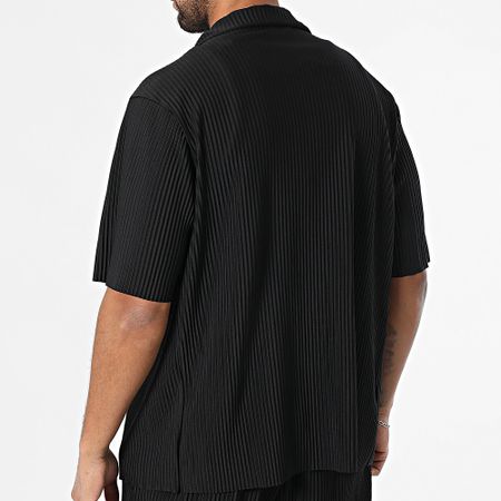 Uniplay - 158 Conjunto de camisa negra de manga corta y pantalón texturizado