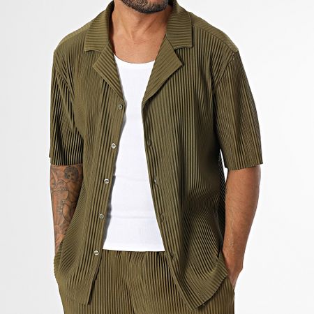Uniplay - 158 Conjunto de camisa verde caqui de manga corta y pantalón texturizado