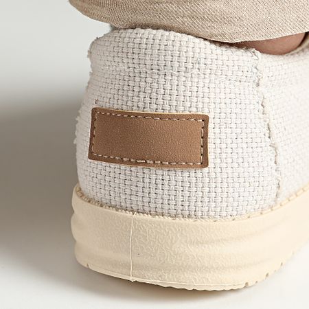 Classic Series - Mocasines 879 Beige